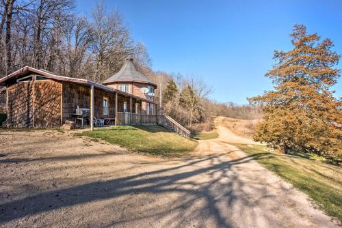 Hidden Cabin with 200 Acres about 10 Miles to State Park! - image 4