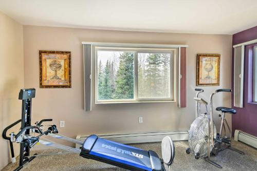 Hillside Anchorage Home by Hiking and Biking Trails! - image 12