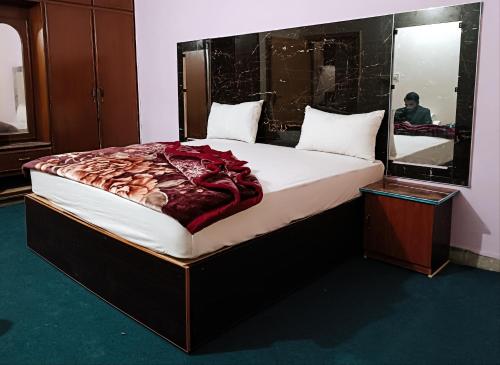 Hotel Moon Light view – Lahore, NM