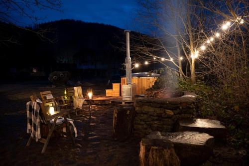 Biniște -Tiny House by the river (Biniste -Tiny House by the river) in Dejani