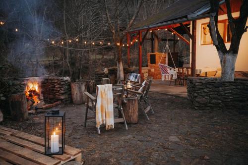 Biniște -Tiny House by the river (Biniste -Tiny House by the river) in Dejani