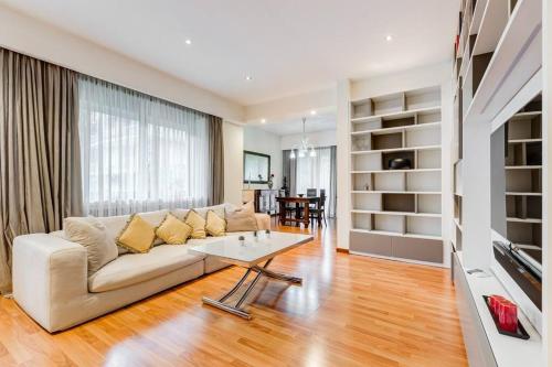 Exclusive Apartment in Eur Lake, Roma