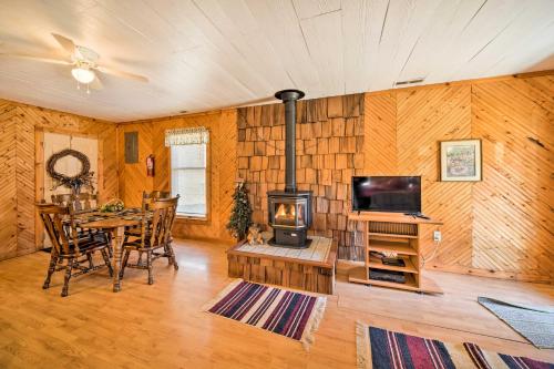 . 'The Burgundy Cabin' Iowa Retreat: Pond & Fire Pit