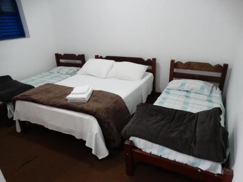 1 double bed, 2 twin beds