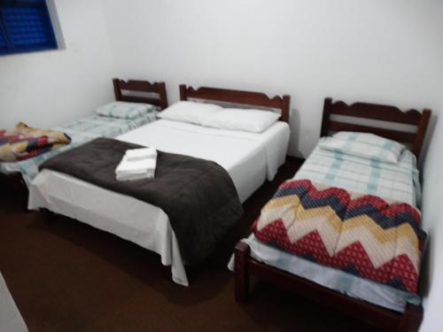 1 double bed, 2 twin beds