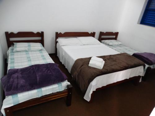 1 double bed, 1 twin bed