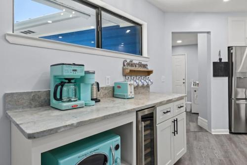 Blue Lagoon with Private Pool, Screened Porches off Suites, 2 Blocks to Beach photo 1