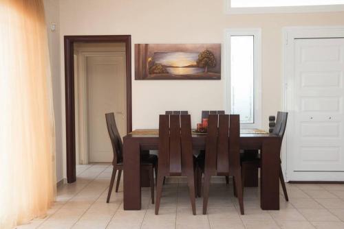 Luxurious 4bedroom Villa Kerezenia