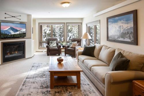 Steps to Ski Lifts - Condo with Walk-Out Patio! in Big Sky, USA