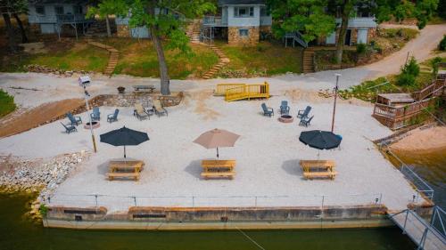 B&B Lake Ozark - Lakeshore Fishing Cabins #4 - Bed and Breakfast Lake Ozark