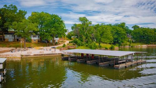 Lakeshore Fishing Cabins #4