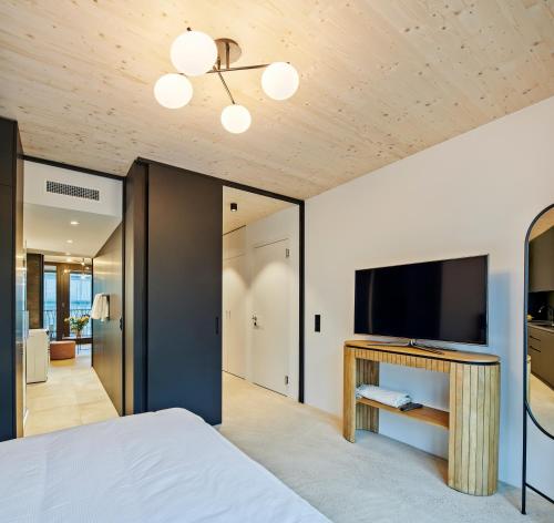 Liv Suites - Self Check-in 3