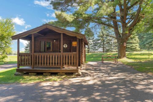 One-Bedroom Cabin