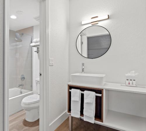 Developer Inn & Suites Airport JAX, a Baymont by Wyndham Developer Inn & Suites Airport JAX, a Baymont by Wyndham