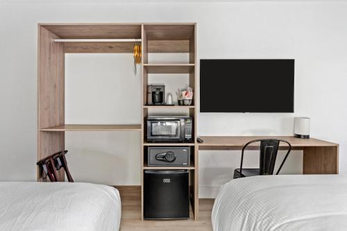 Developer Inn & Suites Airport JAX, a Baymont by Wyndham Developer Inn & Suites Airport JAX, a Baymont by Wyndham