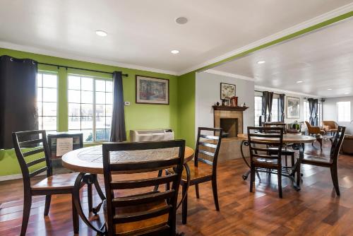 Heritage Inn Express Chico - image 7