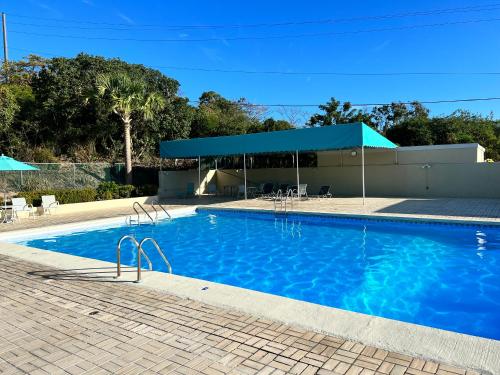 Πισίνα, Bare Feet Retreat in Smith Bay