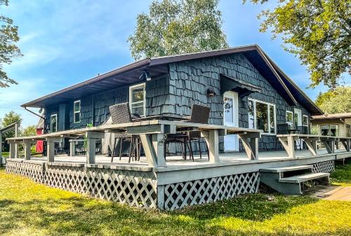 3BD Lakeside Minnesota Cabin