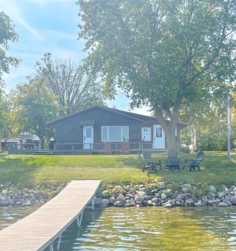 3BD Lakeside Minnesota Cabin