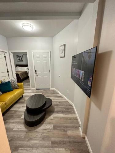 Newly 5 Star 3 Beds 1 Bath ideal Short term rental in Schenectady, USA
