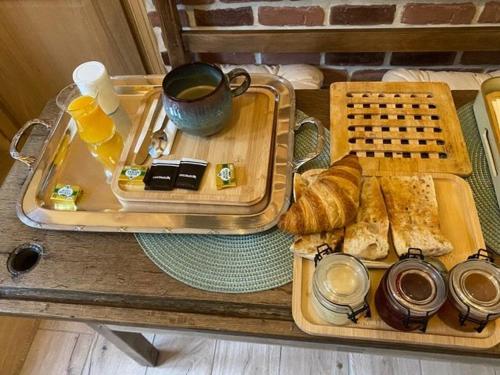 Échappée Enchantée dans une Ancienne Gare au Bord de la Forêt d'Orléans - FR-1-590-268 (Echappee Enchantee dans une Ancienne Gare au Bord de la Foret d'Orleans - FR-1-590-268) in Chateauneuf-sur-Loire