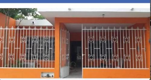 Casa Naranja