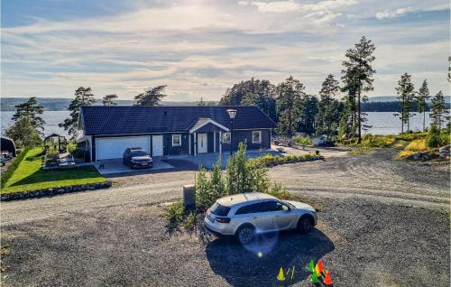 Awesome Home In Smedjebacken With House Sea View