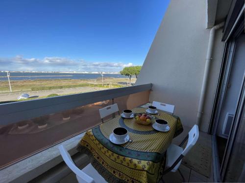 Appartement Port Camargue, 1 pièce, 4 personnes - FR-1-250-176 - Location saisonnière - Le Grau-du-Roi