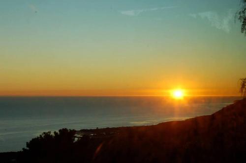 Malibu Secluded Escape Ocean View Zen House