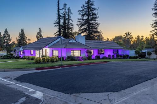 Stunning, Newly Remodeled Bright Home