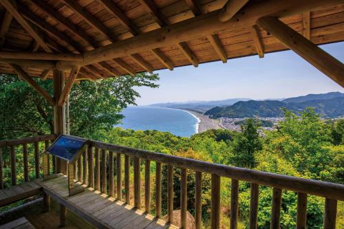Nearby attraction, Oninosanpomichi in Kumano