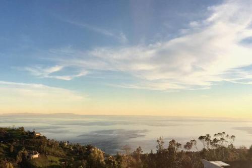 Malibu Glass House: Architectural w 180deg Views