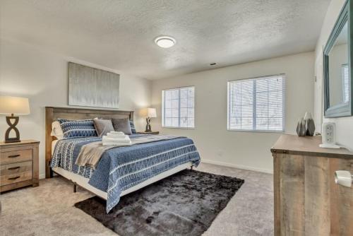 Perfect For Large Groups - Fun 6BR with 2 Kitchens