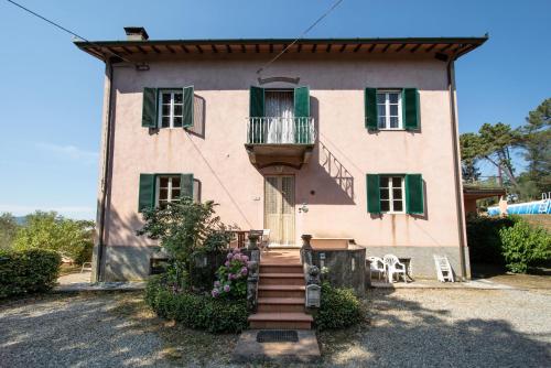  Villa Enza with Swimming Pool in Lucca
