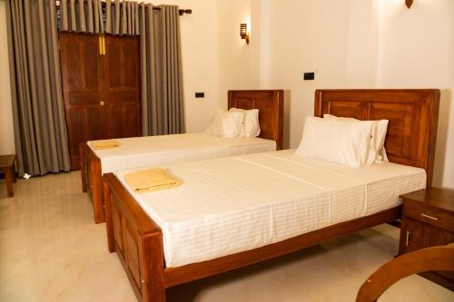 2 twin beds