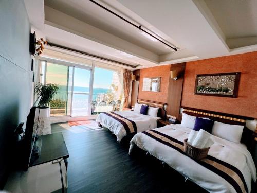 Ming-Jun Holiday Inn in Chuanfanshih
