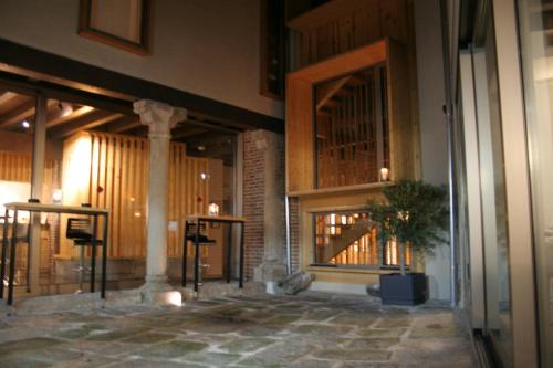 El Encanto Hotel & Cafeteria