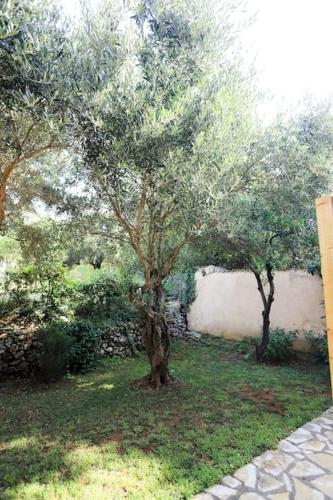  Helen´s Comfy & Stylish Maisonette close to Ipsos beach in Ýpsos