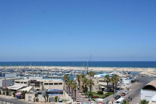 הסביבה הקרובה, Riviera towers in אשקלון