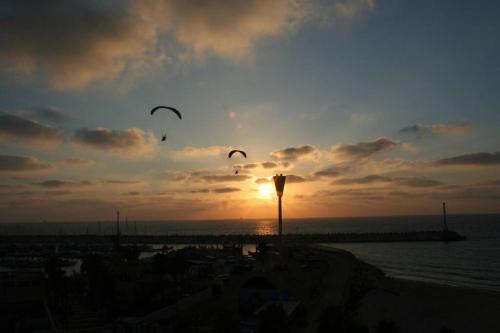 הסביבה הקרובה, Riviera towers in אשקלון