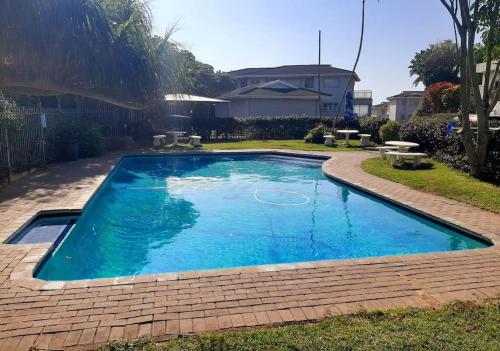 Izinyoni Place, Mangrove Beach Estate