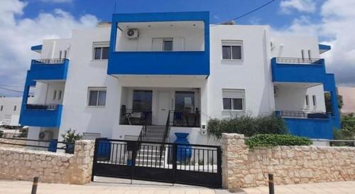 Emmanuela Apartments - image 14