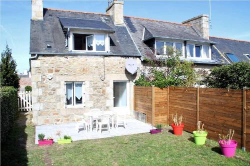 Maisonnette bretonne 100m de la mer avec jardin à TREGASTEL - Réf 18 - Location, gîte - Trégastel