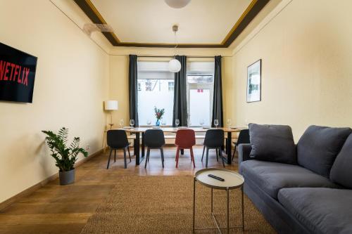 Super Zentral super schöner Altbau in Moabit Rostockerstraße im Herzen von Berlin für bis zu 6 Personen, Berlino
