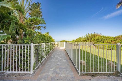 Luxury Beach House - steps to the beach