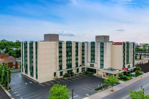 Ramada By Wyndham Niagara Falls near the Falls