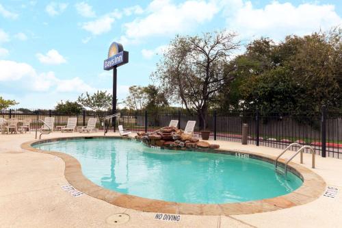 Days Inn by Wyndham San Antonio at Palo Alto