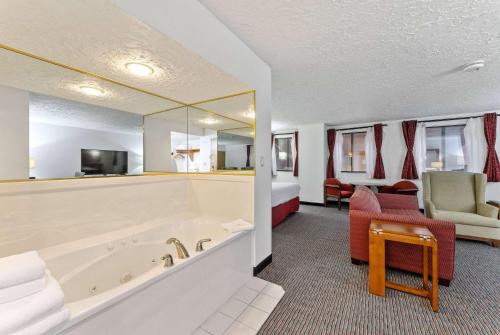 Whirlpool, Ramada by Wyndham Cedar City in Cedar City (UT)