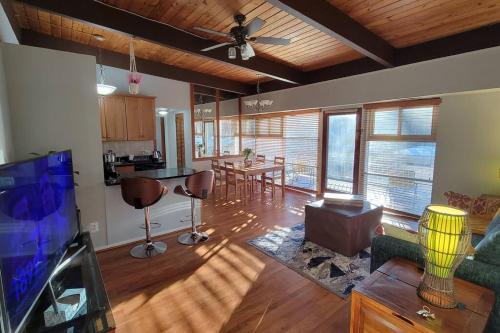 . Entire one bedroom apartment