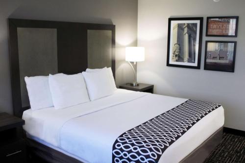 La Quinta Inn & Suites by Wyndham Indianapolis Downtown